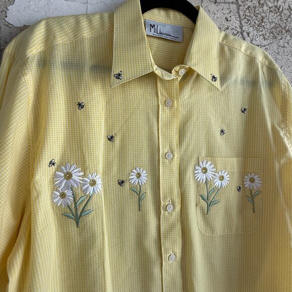 Gingham Top Butter Yellow Embroidered Daisies Bees Button Down Shirt Gardencore - Picture 2 of 7